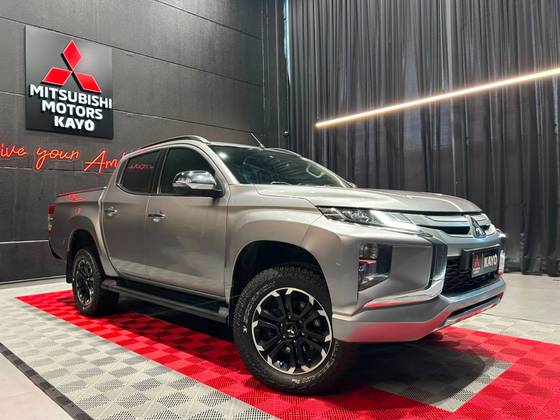 MITSUBISHI L200 TRITON 2.4 16V TURBO DIESEL SPORT HPE CD 4P 4X4 AUTOMÁTICO MITSUBISHI L200 TRITON 2.4 16V TURBO DIESEL SPORT HPE CD 4P 4X4 AUTOMÁTICO